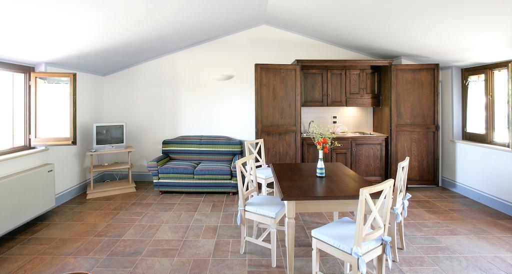 Country House Poggio Fiorito Asyż Pokój zdjęcie